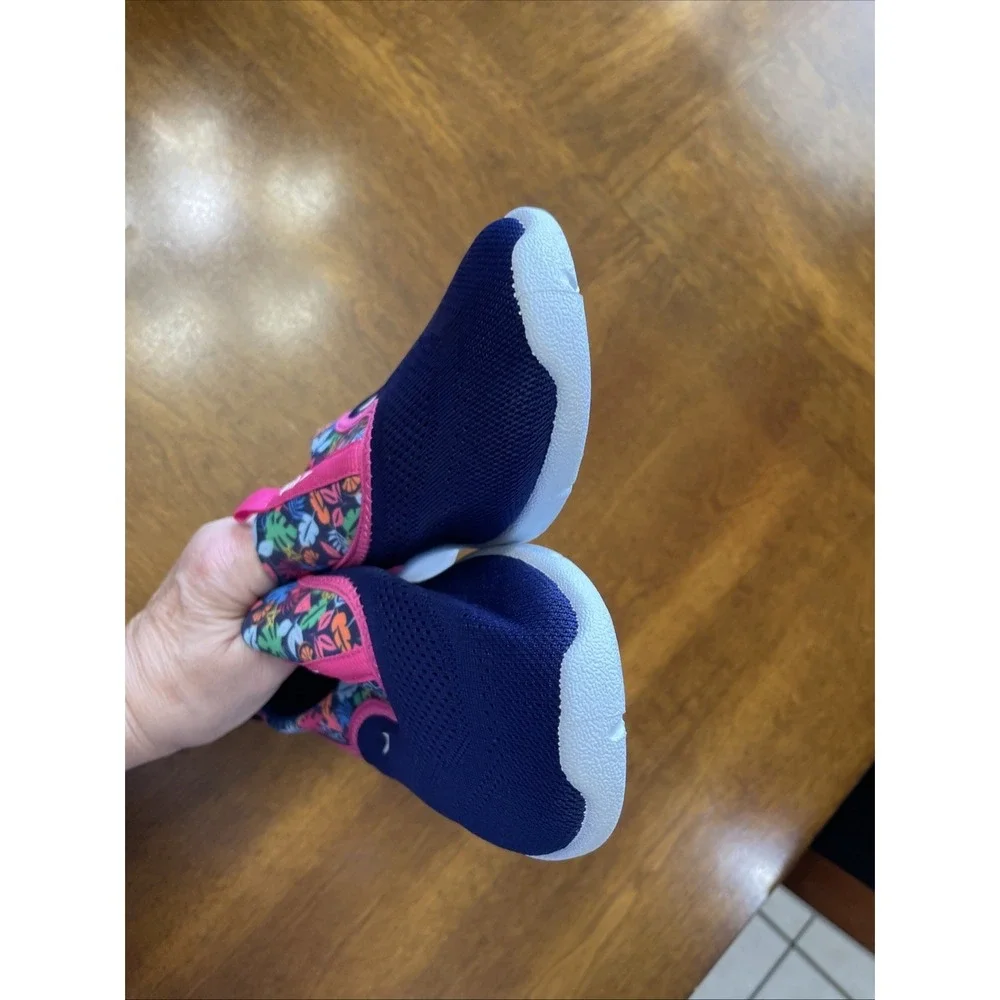Speedo‎ Junior Girl's Slip On Shoes, Size  4/5, Multicolor